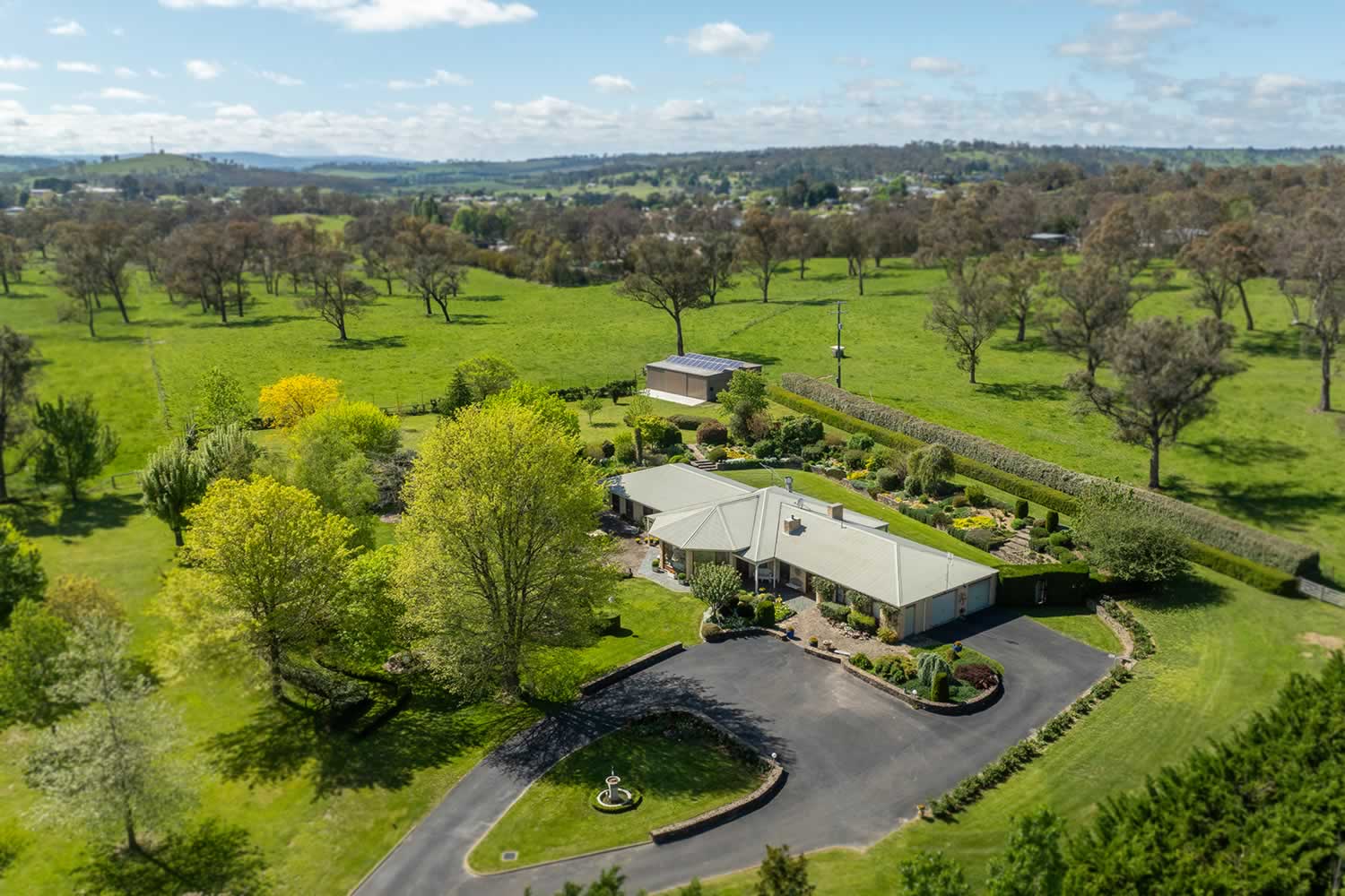 Location Walcha NSW property for sale - Round Hill