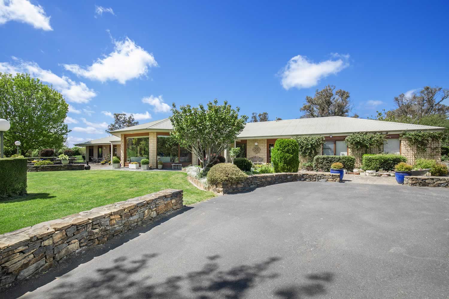 property-sale-round-hill-nsw-6